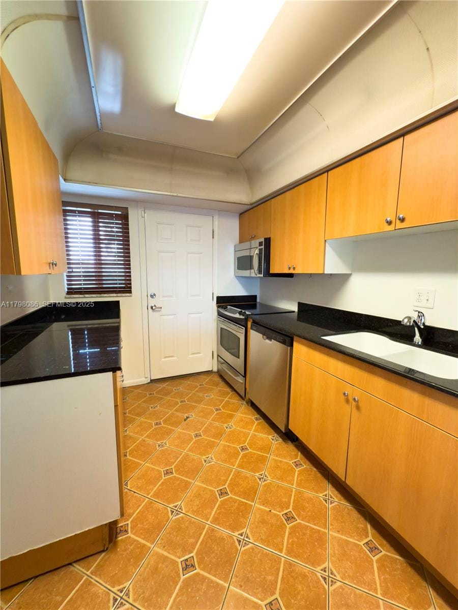 1100 NE 191st Street 25E, Miami, FL 33179 photo 11