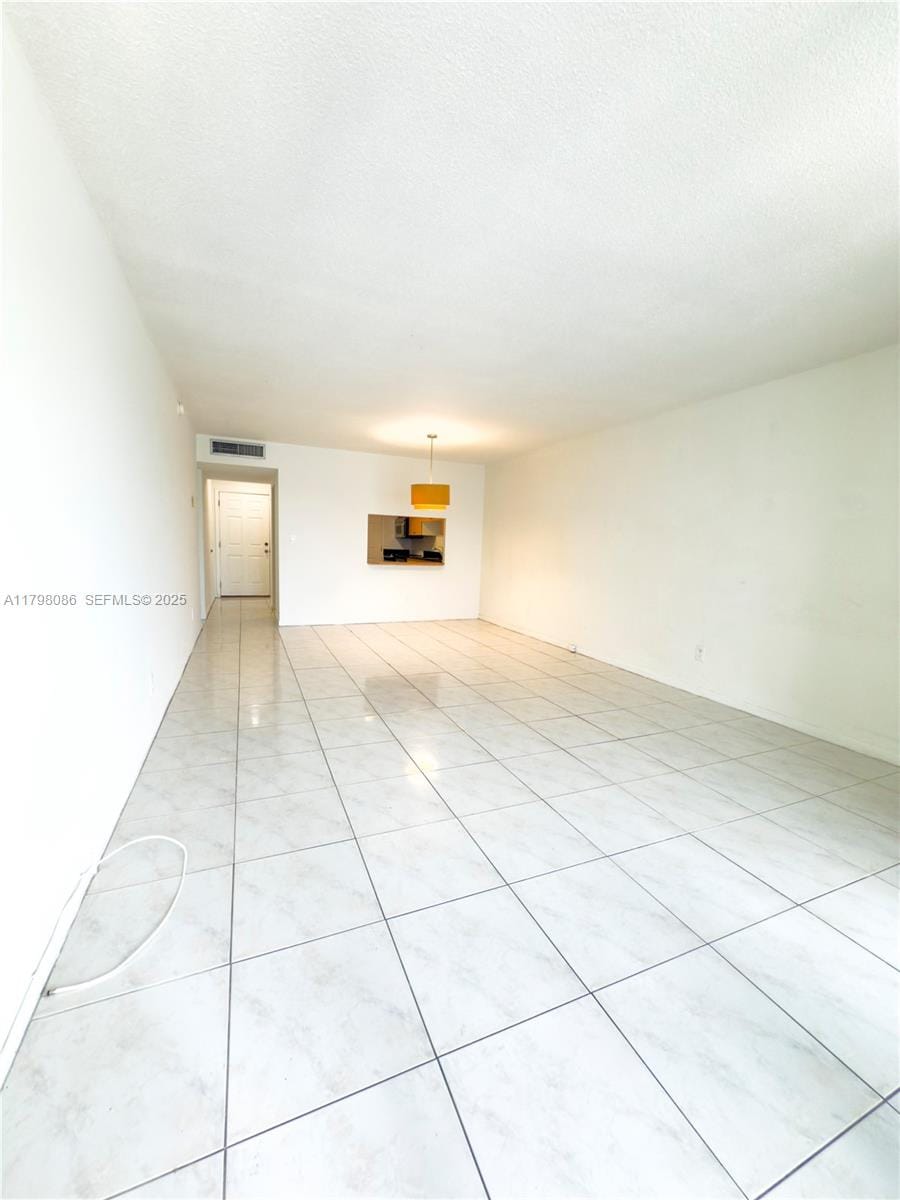 1100 NE 191st Street 25E, Miami, FL 33179 photo 3