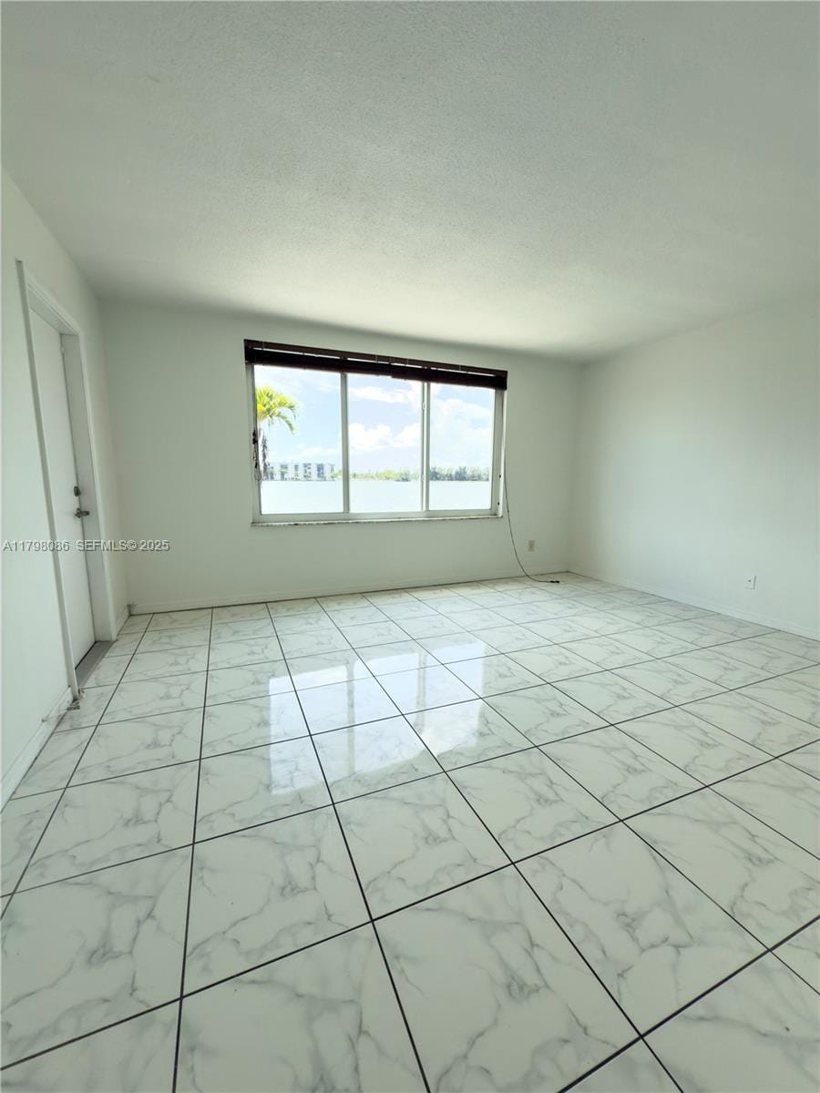 1100 NE 191st Street 25E, Miami, FL 33179 photo 7
