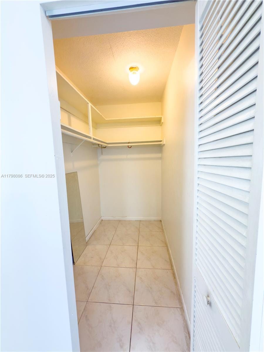 1100 NE 191st Street 25E, Miami, FL 33179 photo 9