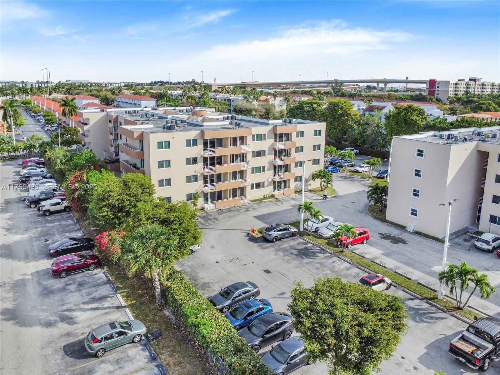8050 NW 8th Street 1409, Miami, FL 33126 photo 2