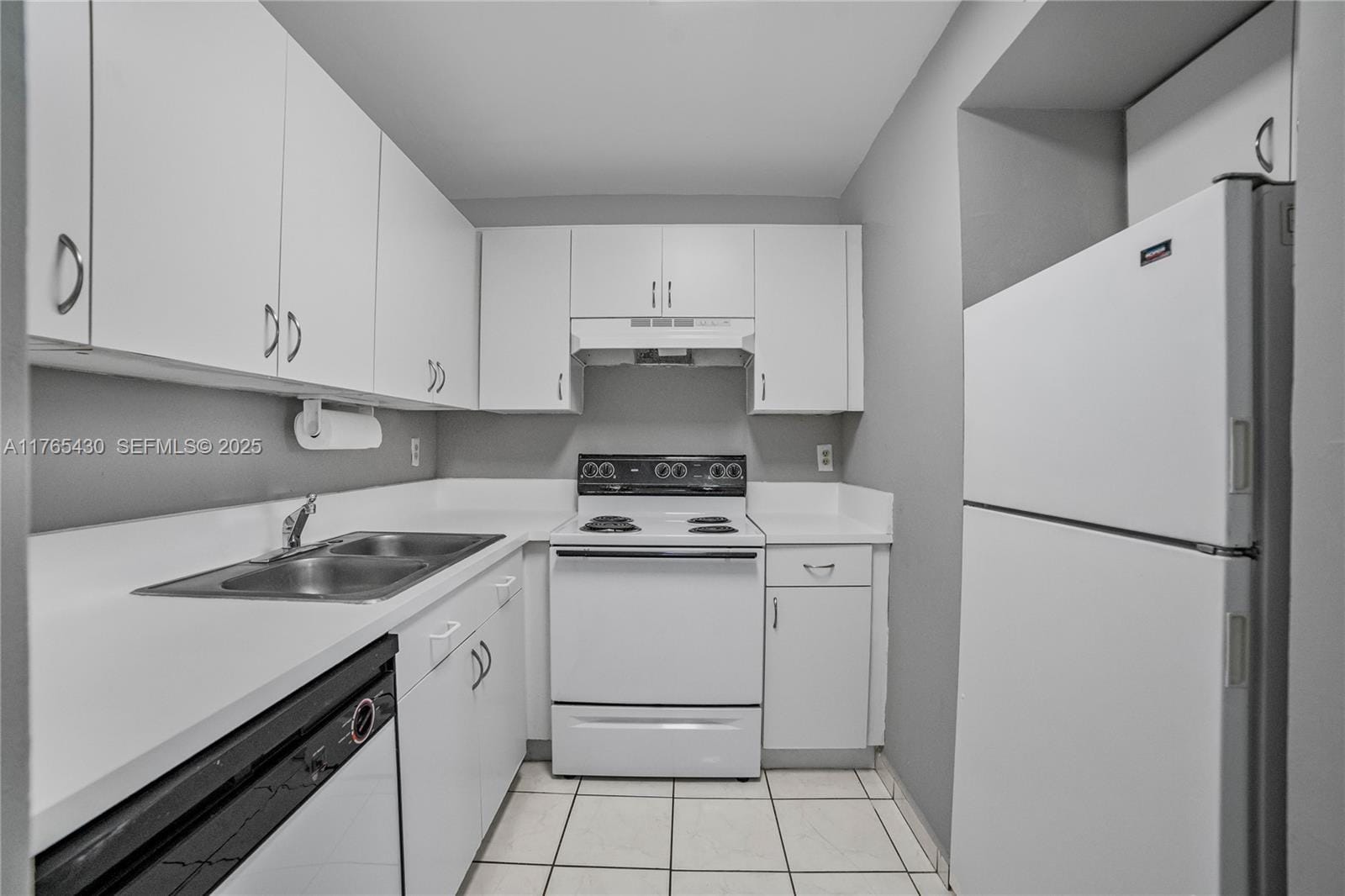 8050 NW 8th Street 1409, Miami, FL 33126 photo 12