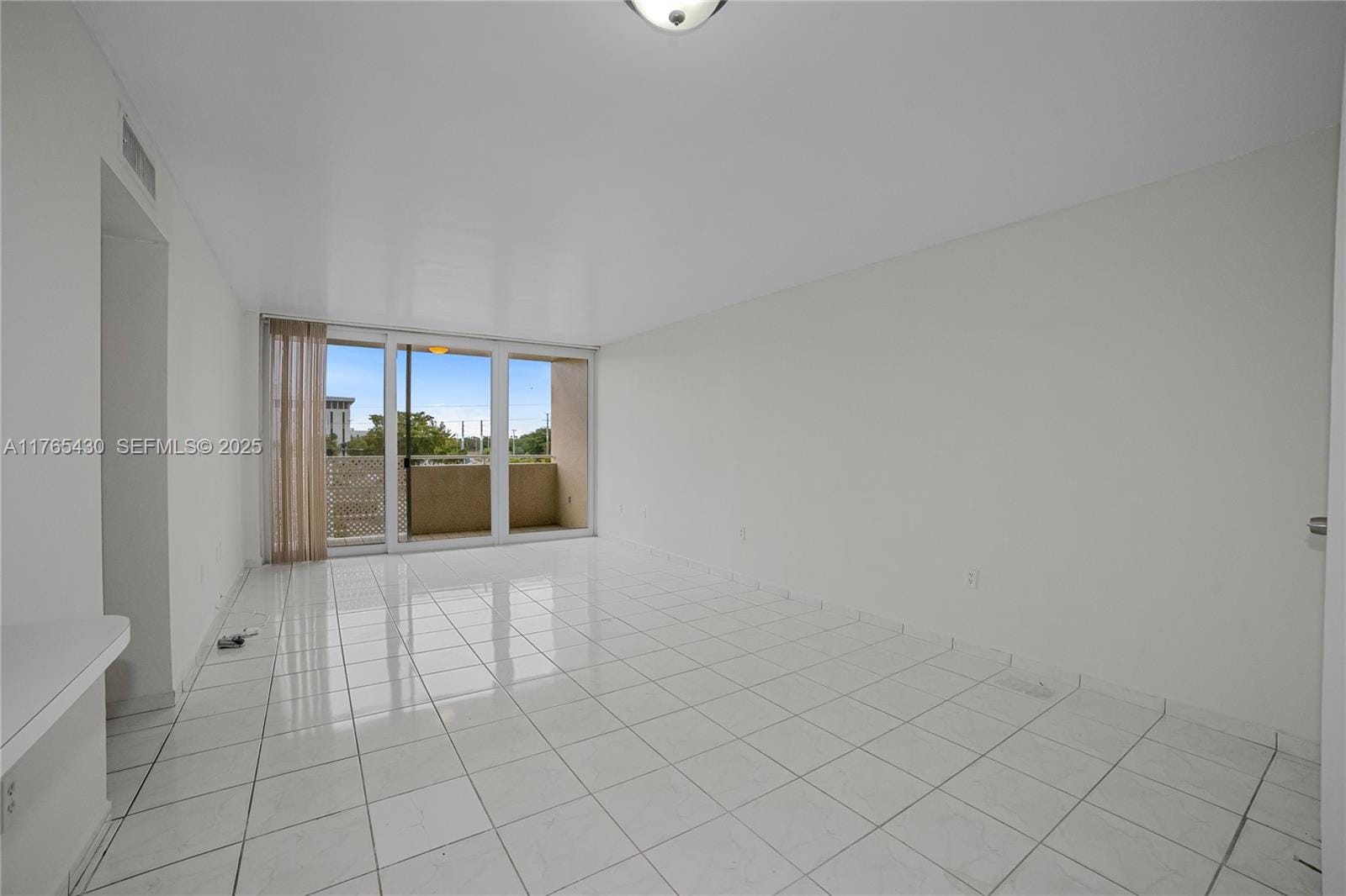 8050 NW 8th Street 1409, Miami, FL 33126 photo 13