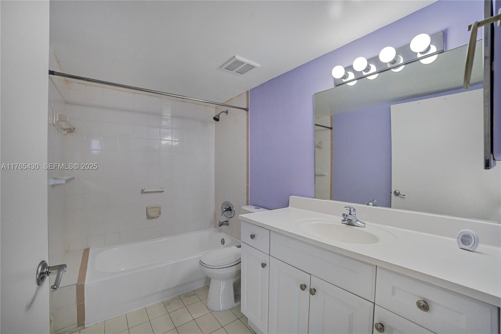 8050 NW 8th Street 1409, Miami, FL 33126 photo 17