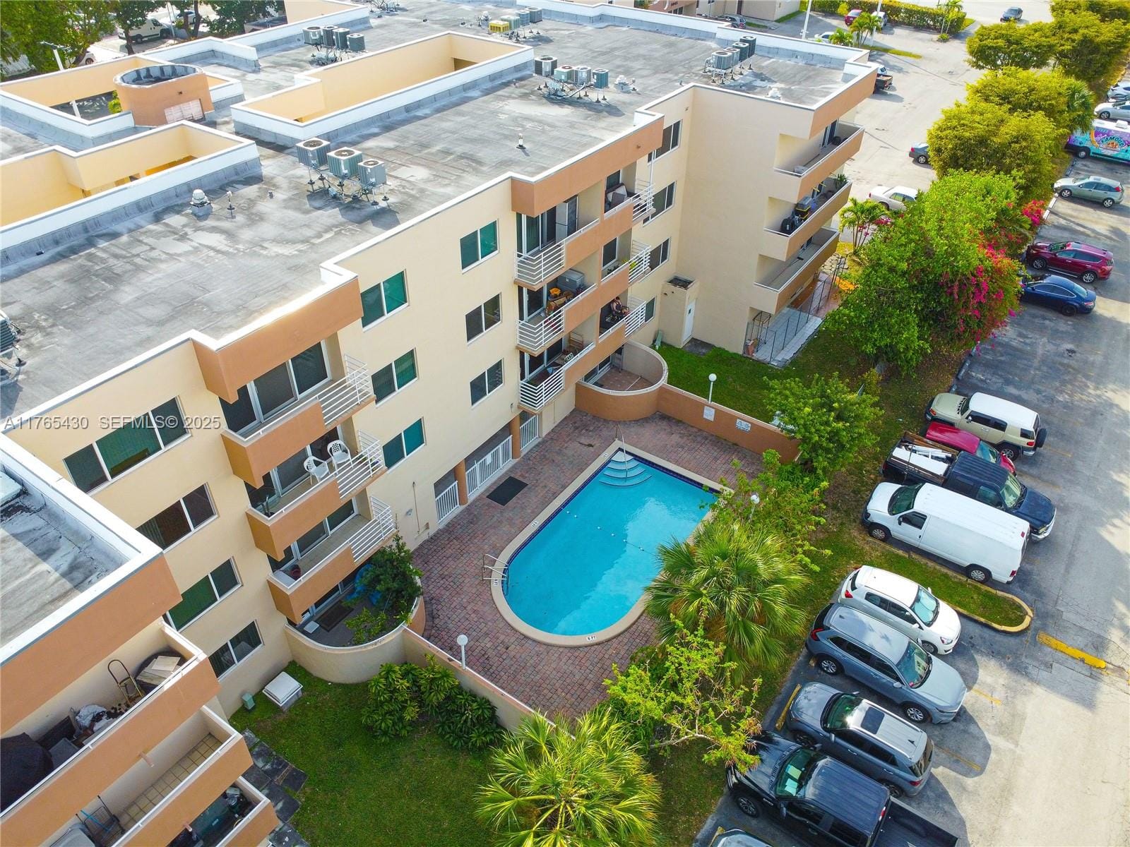 8050 NW 8th Street 1409, Miami, FL 33126 photo 4