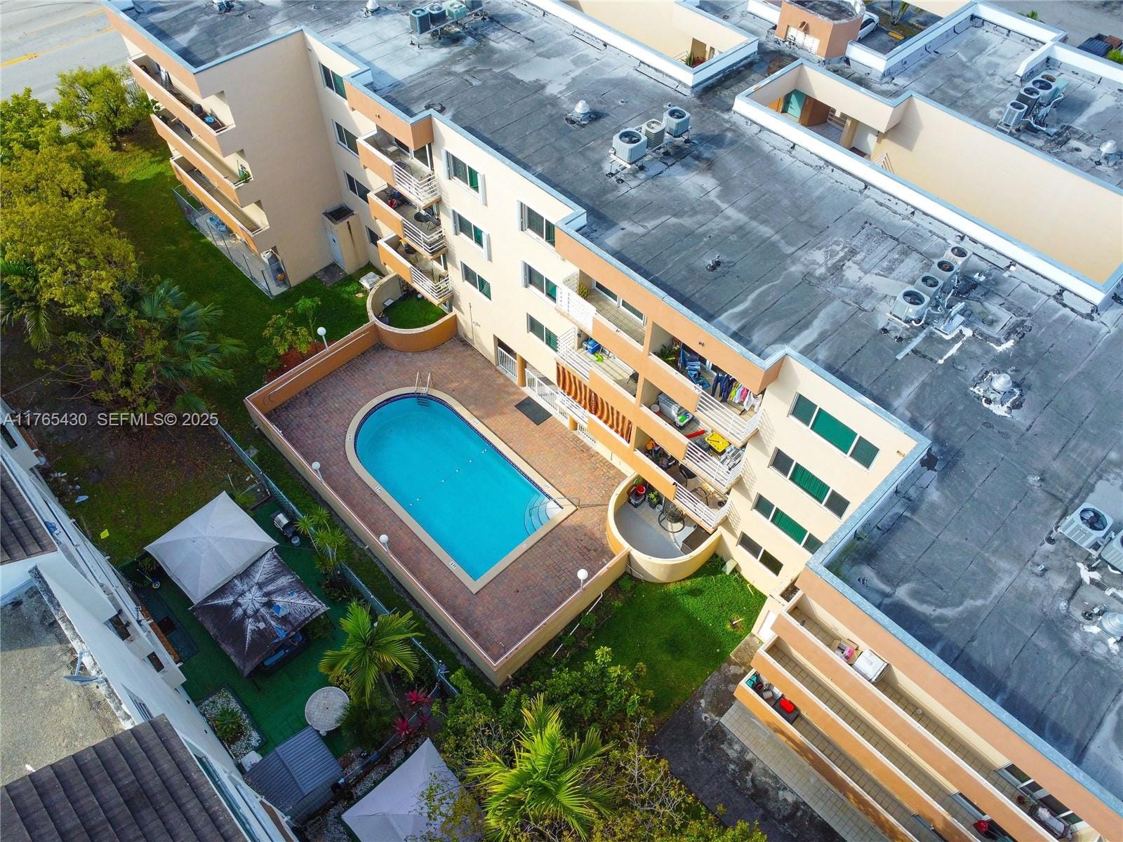 8050 NW 8th Street 1409, Miami, FL 33126 photo 8