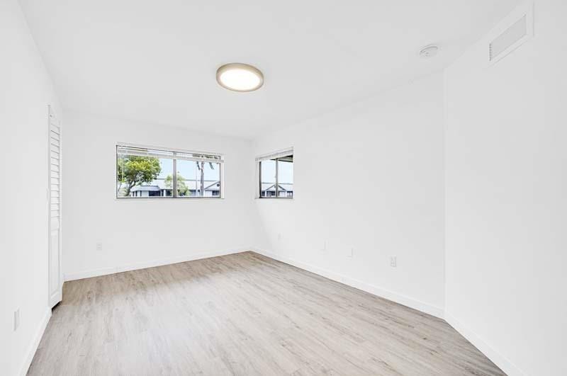 20730 NE 4th Place 201, Miami, FL 33179 photo 13