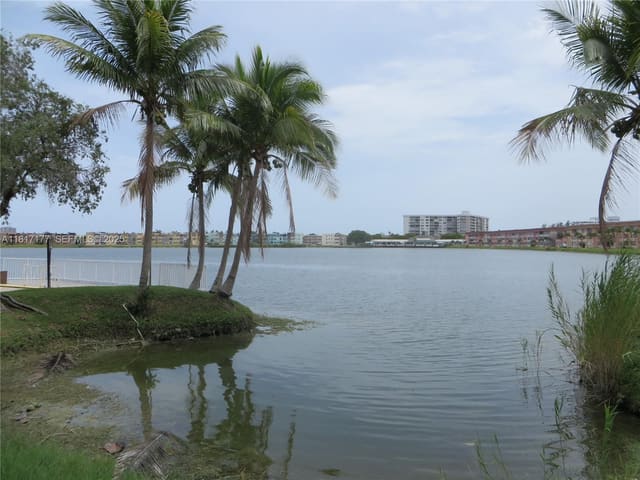 1400 NE 191st Street 308, sold in Fourth Horizons, Miami, FL