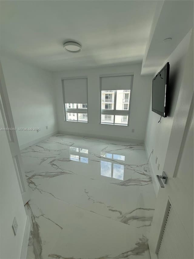 7350 SW 89th Street 2011S, Miami, FL 33156