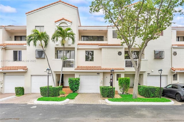 21375 Marina Cove Circle 14-A, sold in Marina Cove At Harbor Vil, Aventura, FL