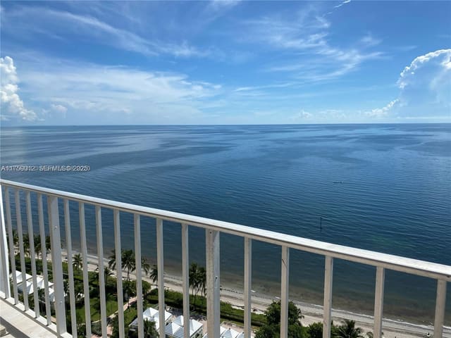 881 Ocean Drive 22F, Key Biscayne, FL 33149