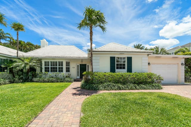 230 Plantation Road, sold in East Shore, Palm Beach, FL