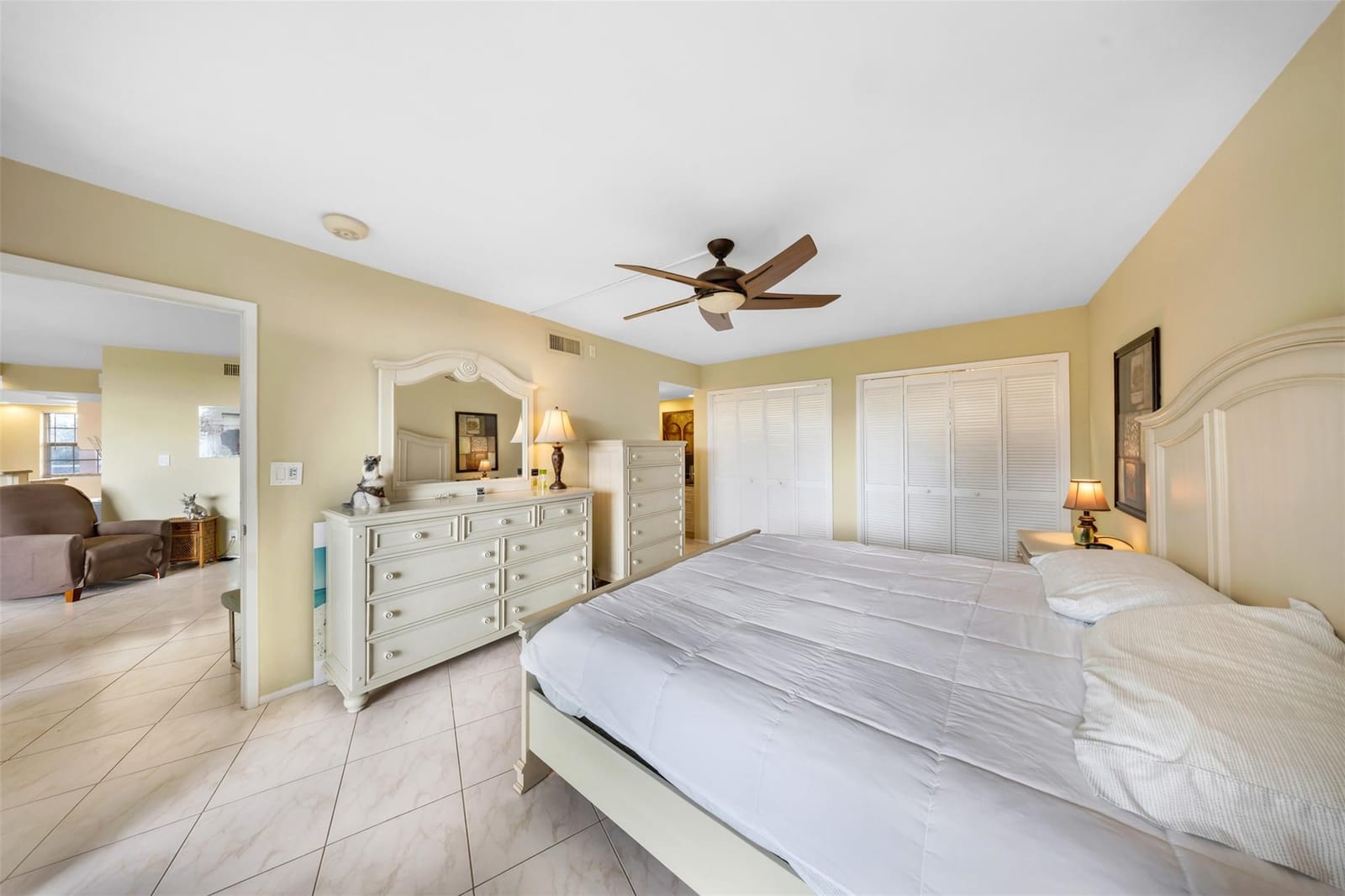 3900 Oaks Clubhouse Drive 405 — photo 11