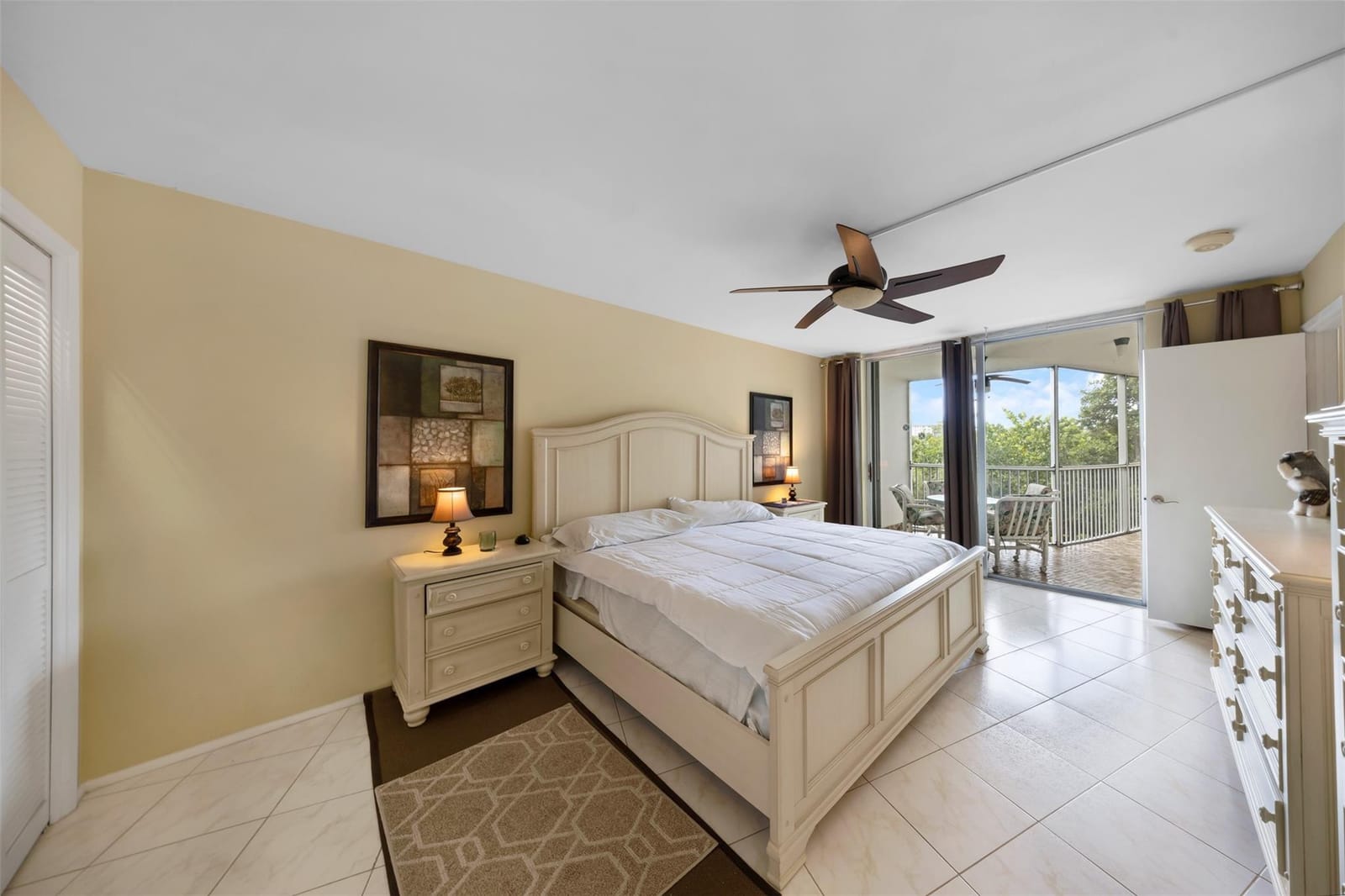 3900 Oaks Clubhouse Drive 405 — photo 12