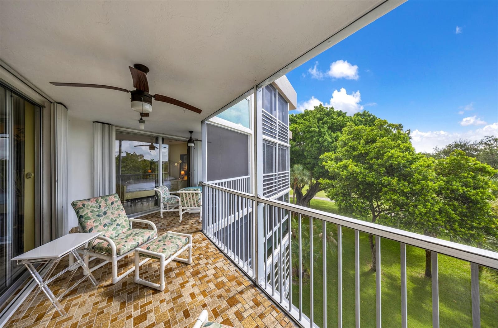 3900 Oaks Clubhouse Drive 405, Pompano Beach, FL 33069 photo 21