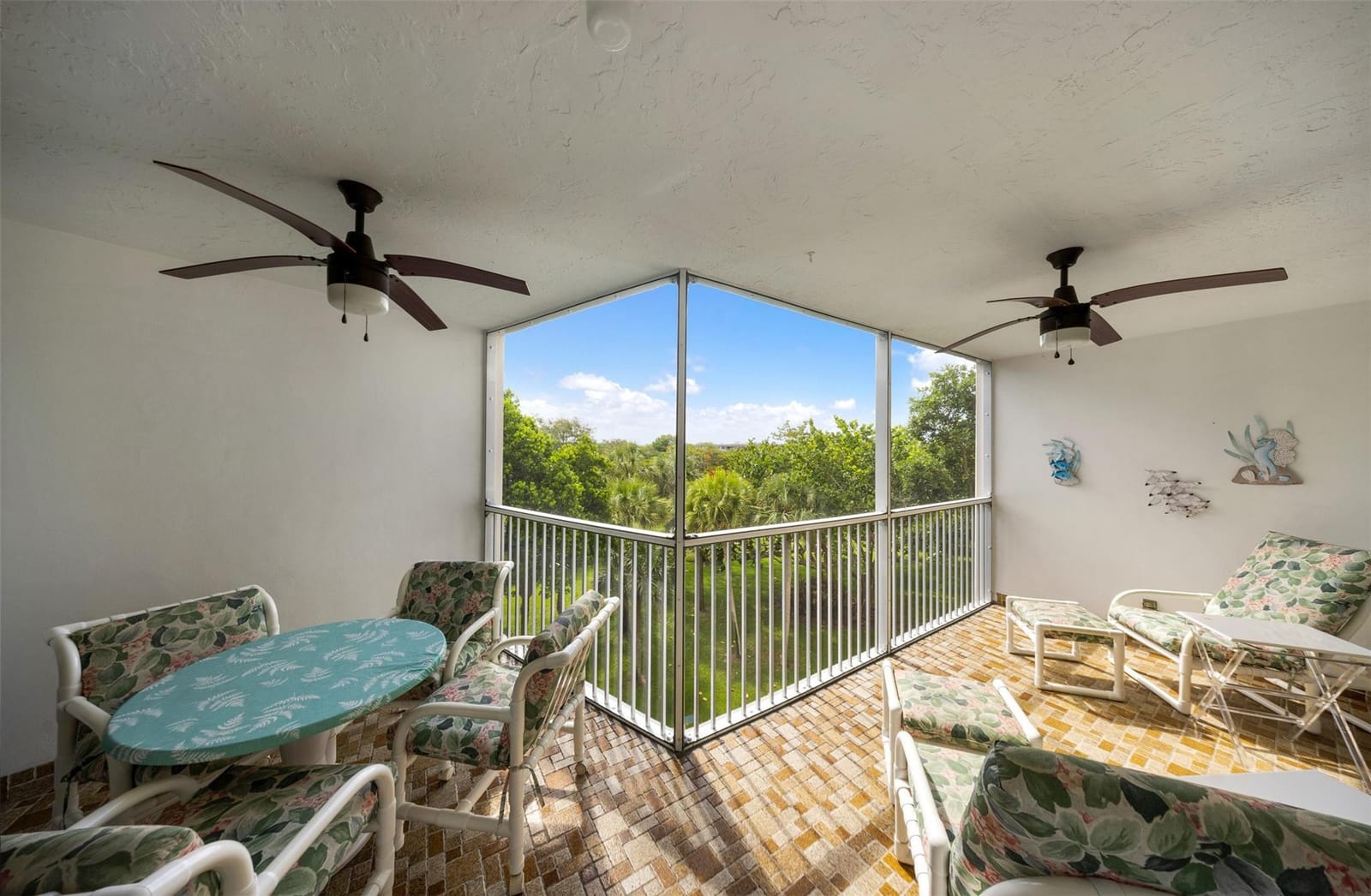 3900 Oaks Clubhouse Drive 405, Pompano Beach, FL 33069 photo 22