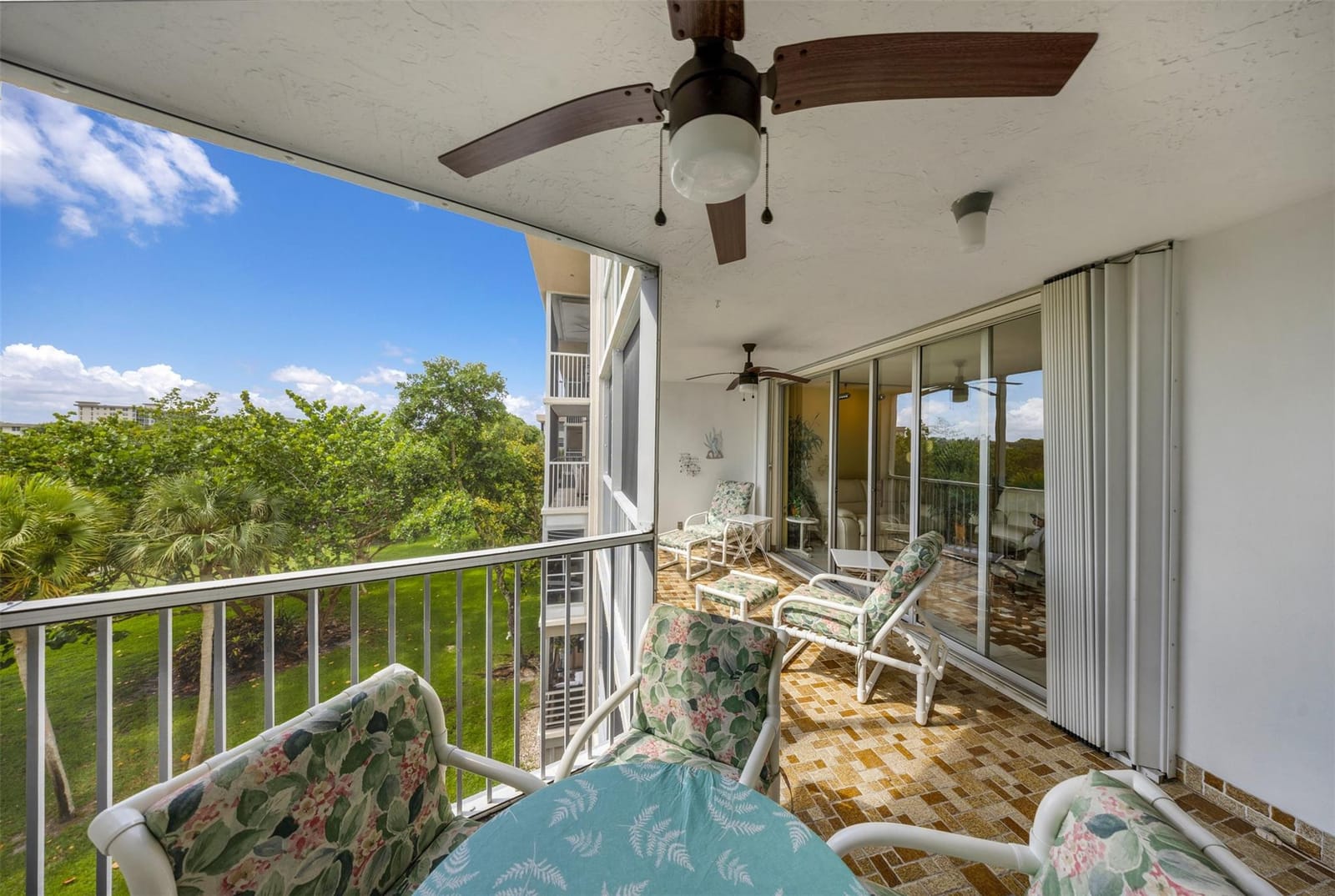 3900 Oaks Clubhouse Drive 405, Pompano Beach, FL 33069 photo 23