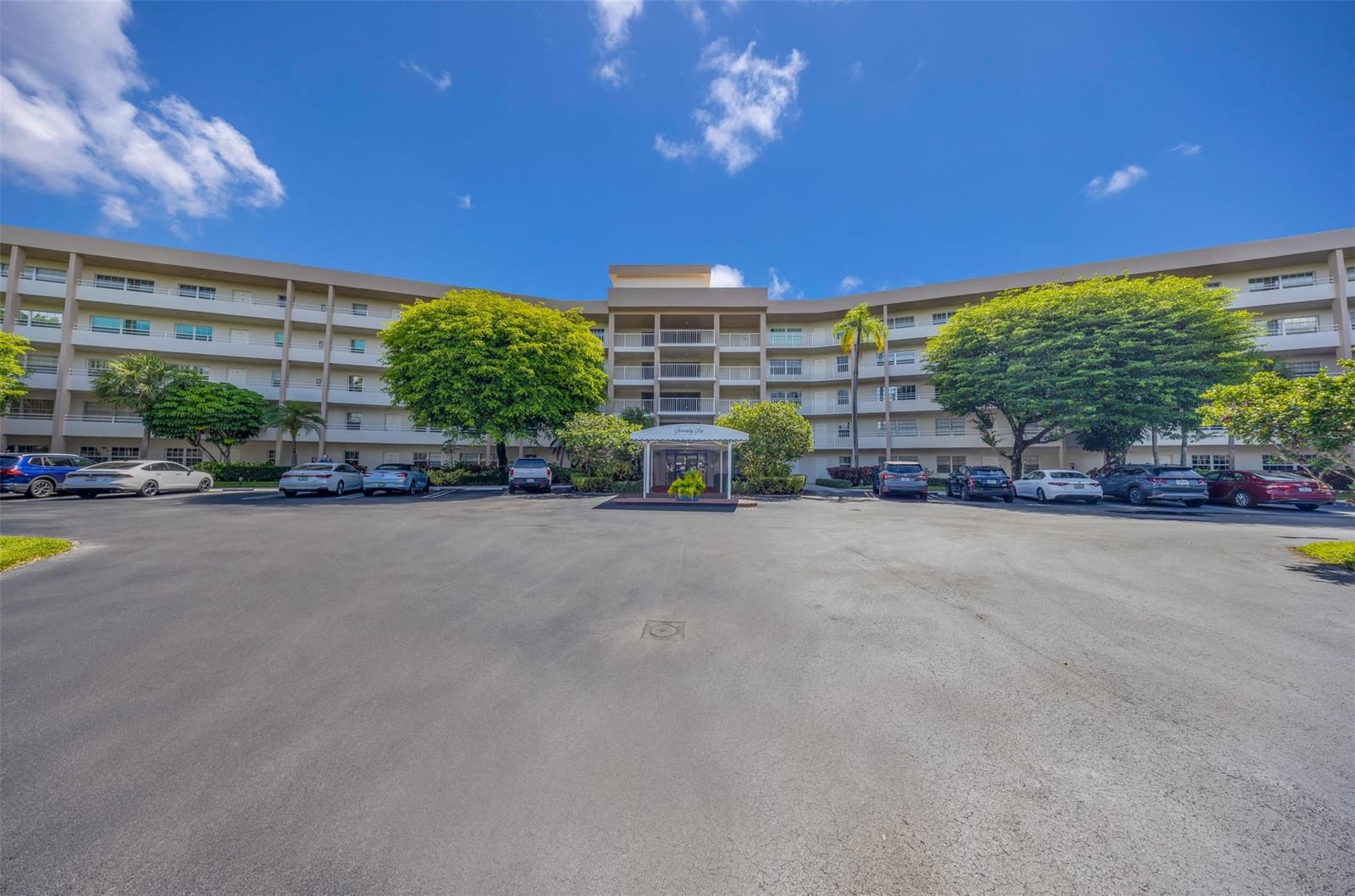 3900 Oaks Clubhouse Drive 405, Pompano Beach, FL 33069 photo 24
