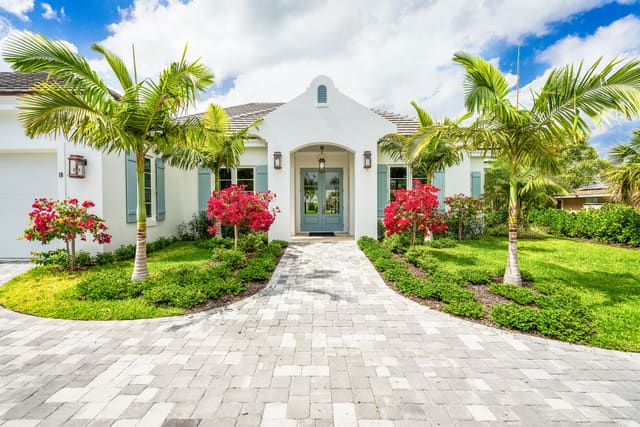 18 Seahorse Lane, sold in Vero Isles, Vero Beach, FL