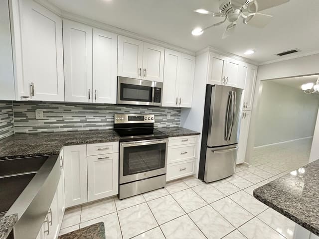 5725 Fernley Drive E 71, West Palm Beach, FL 33415