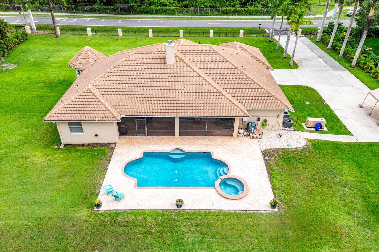 18301 Hamlin Boulevard — photo 3