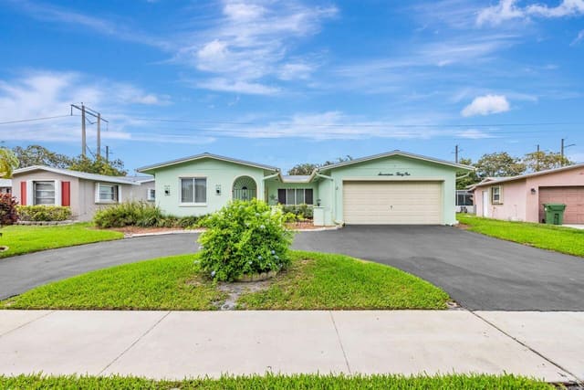 1731 NW 93 Avenue, Pembroke Pines, FL 33024