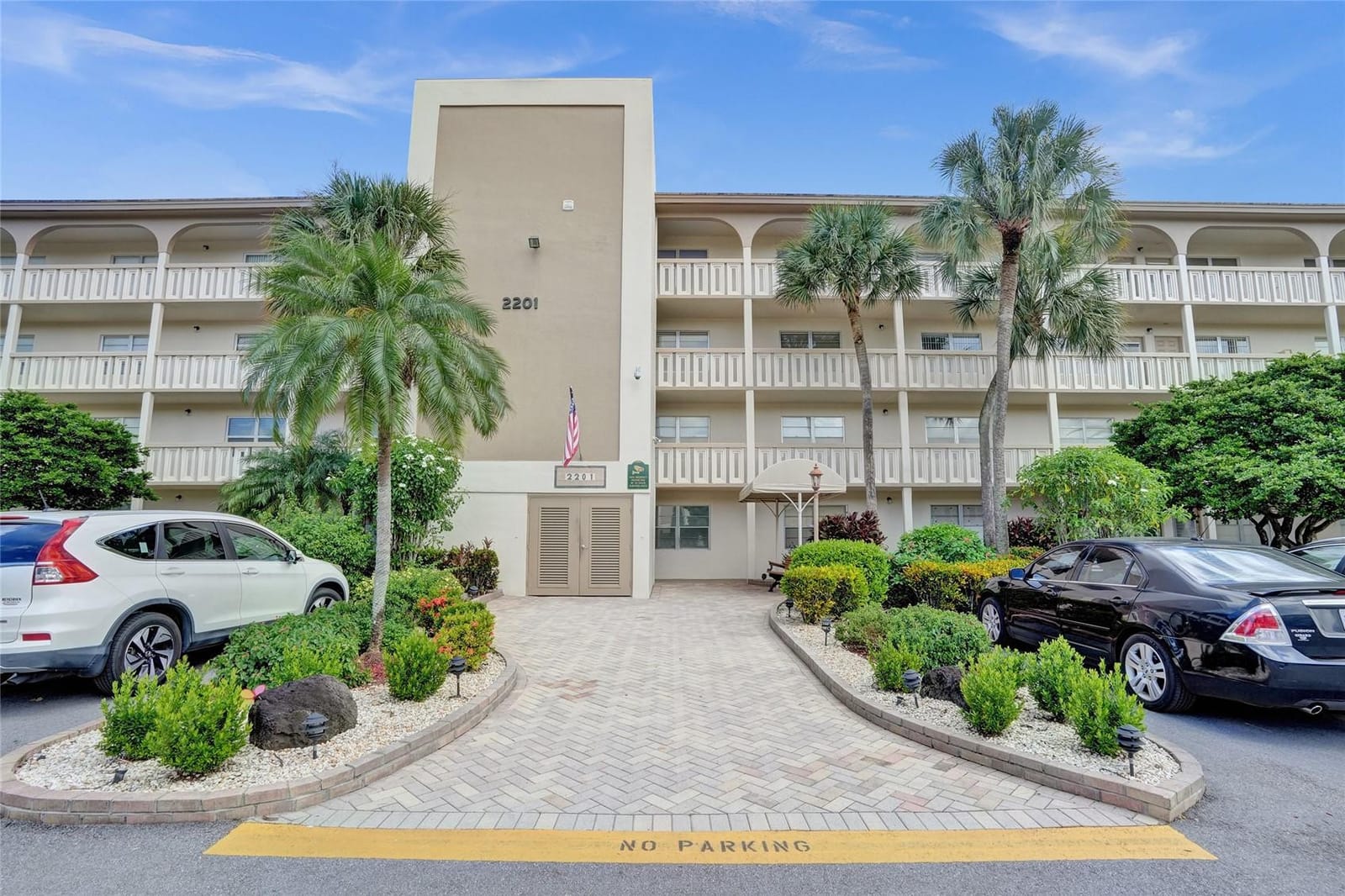 2201 Lucaya Bend J3 — photo 2