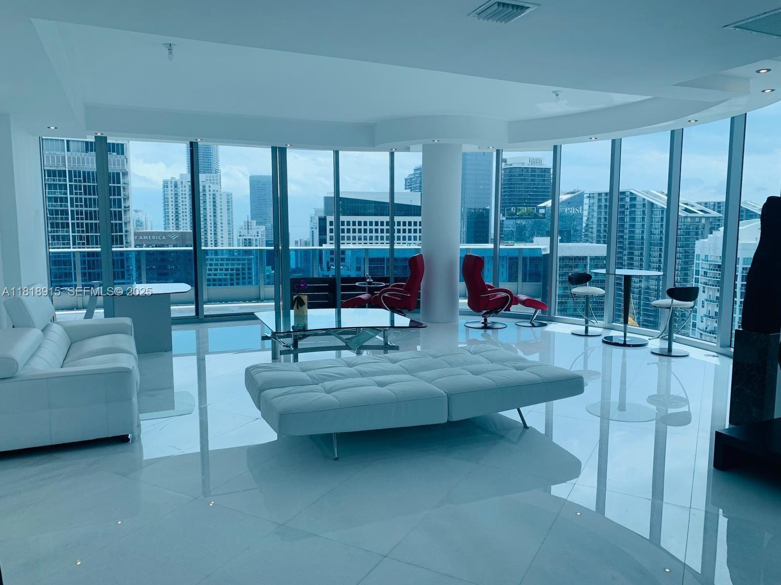 200 Biscayne Boulevard Way 4702, Miami, FL 33131 photo 2
