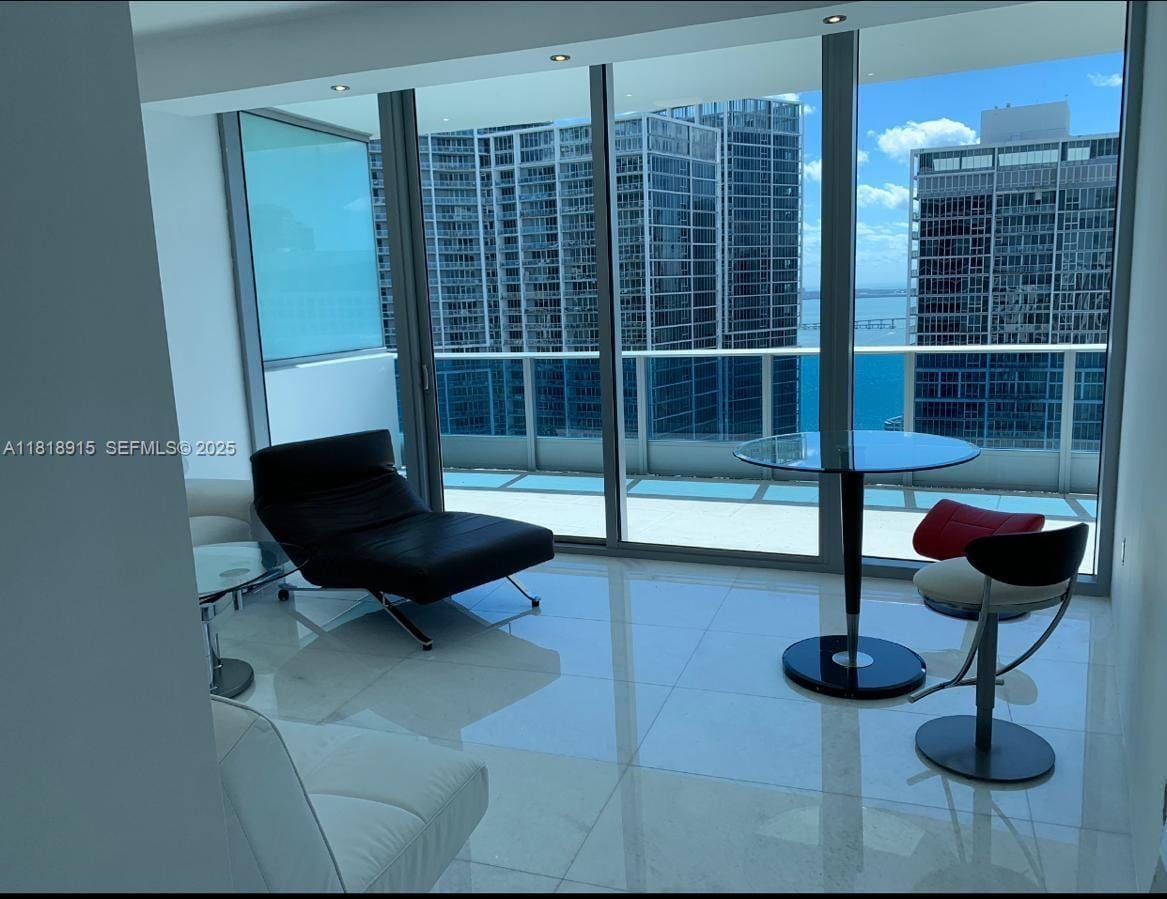 200 Biscayne Boulevard Way 4702, Miami, FL 33131 photo 5