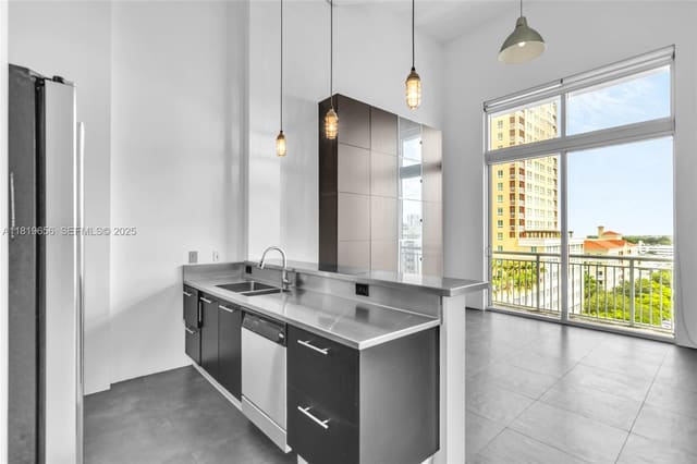 9055 SW 73rd Court 703, Miami, FL 33156