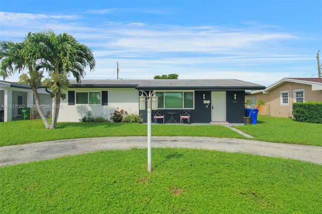 1160 NW 79th Terrace, Pembroke Pines, FL 33024