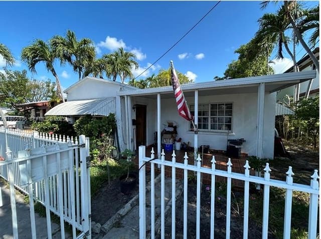 3155 SW 23rd Terrace, Miami, FL 33145