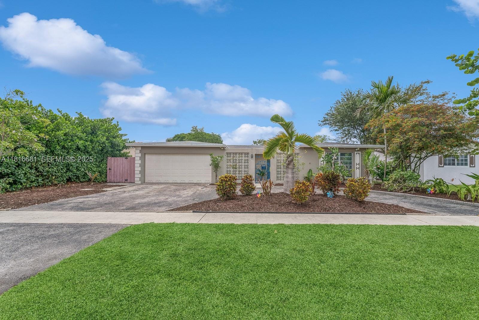 1305 N 47th Avenue, Hollywood, FL 33021