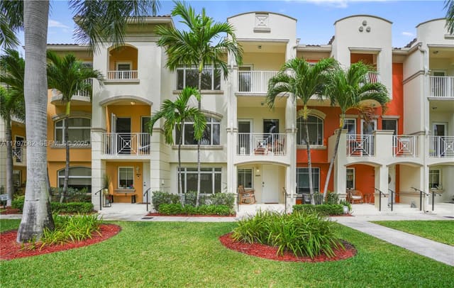 18445 NE 27th Place, Aventura, FL 33160
