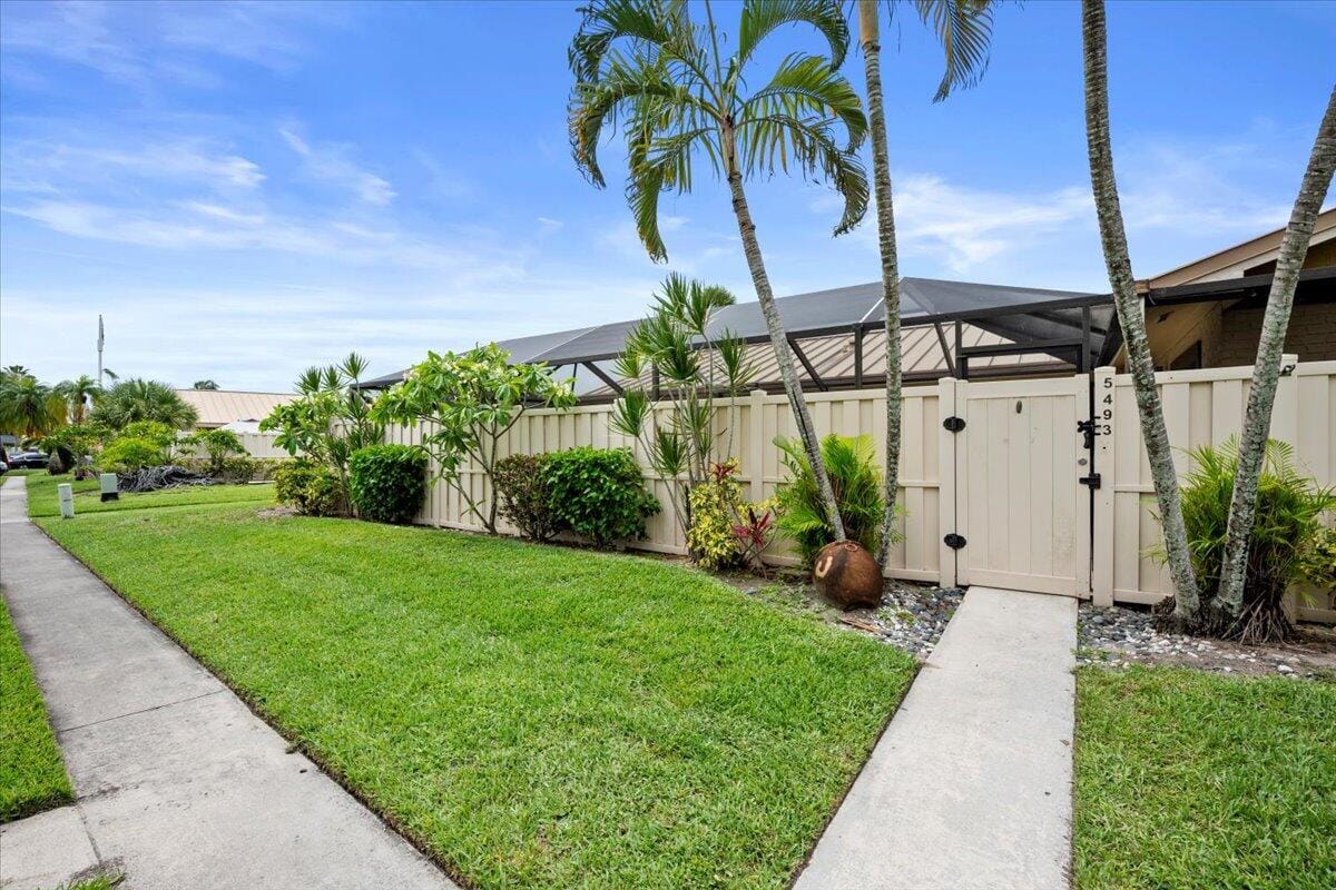 5493 Eagle Lake Drive, Palm Beach Gardens, FL 33418