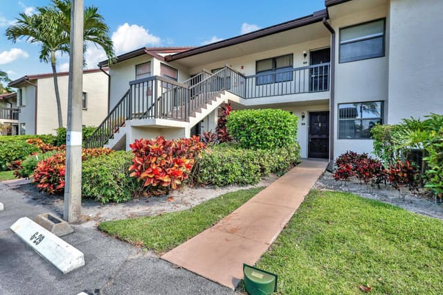 7650 Tahiti Lane 102, sold in Lucerne Pointe One,Two,Th, Lake Worth, FL
