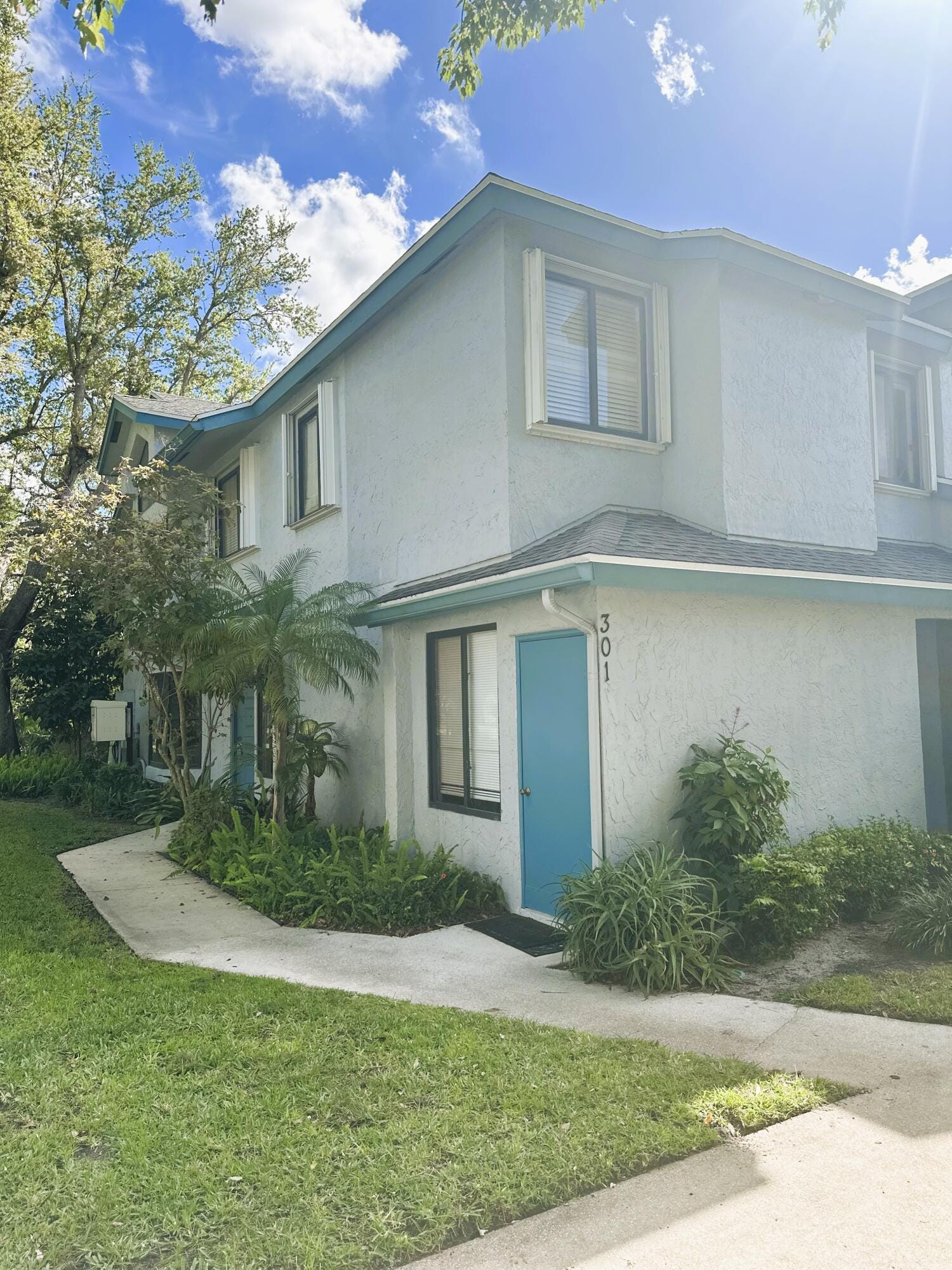 301 Harbour Pointe Way, Greenacres, FL 33413 photo 1