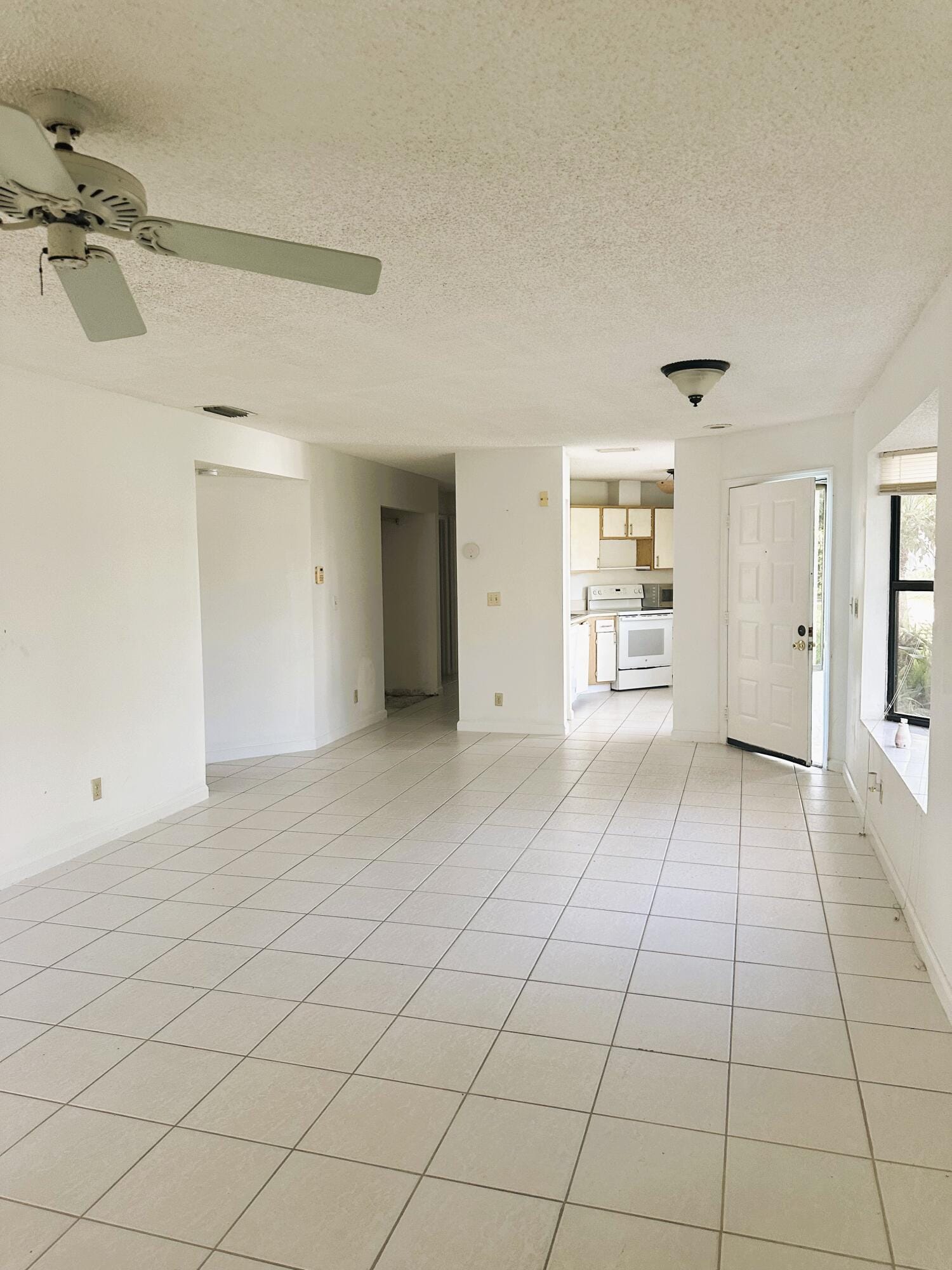 301 Harbour Pointe Way, Greenacres, FL 33413 photo 5