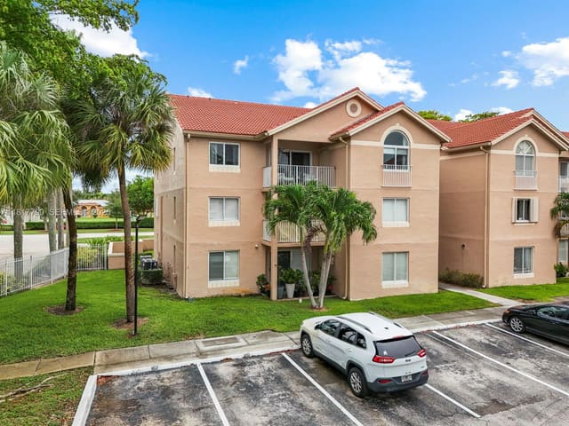10421 SW 157th Place 301, Miami, FL 33196