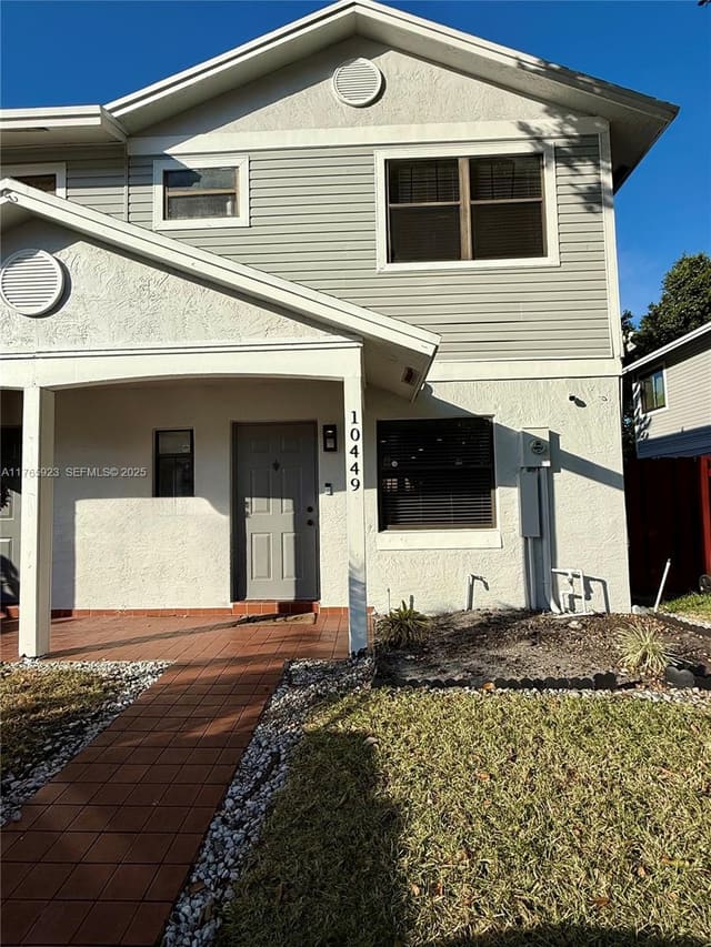 10449 NW 6th Street, Pembroke Pines, FL 33026
