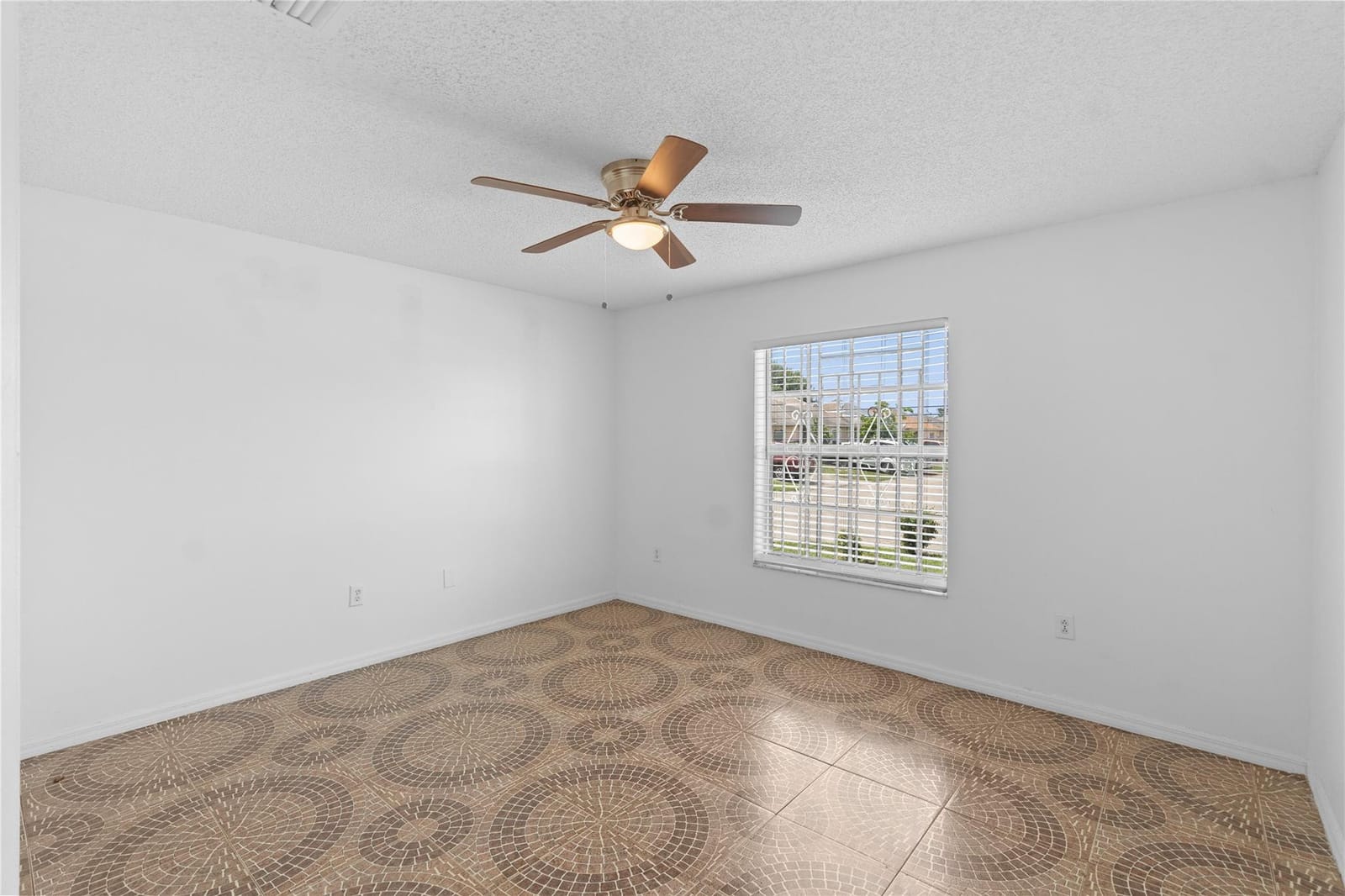 2734 NW 202nd Terrace 2734 — photo 12