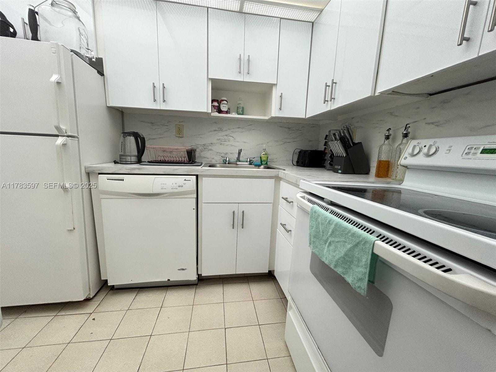 2899 Collins Avenue 410, Miami Beach, FL 33140 photo 9