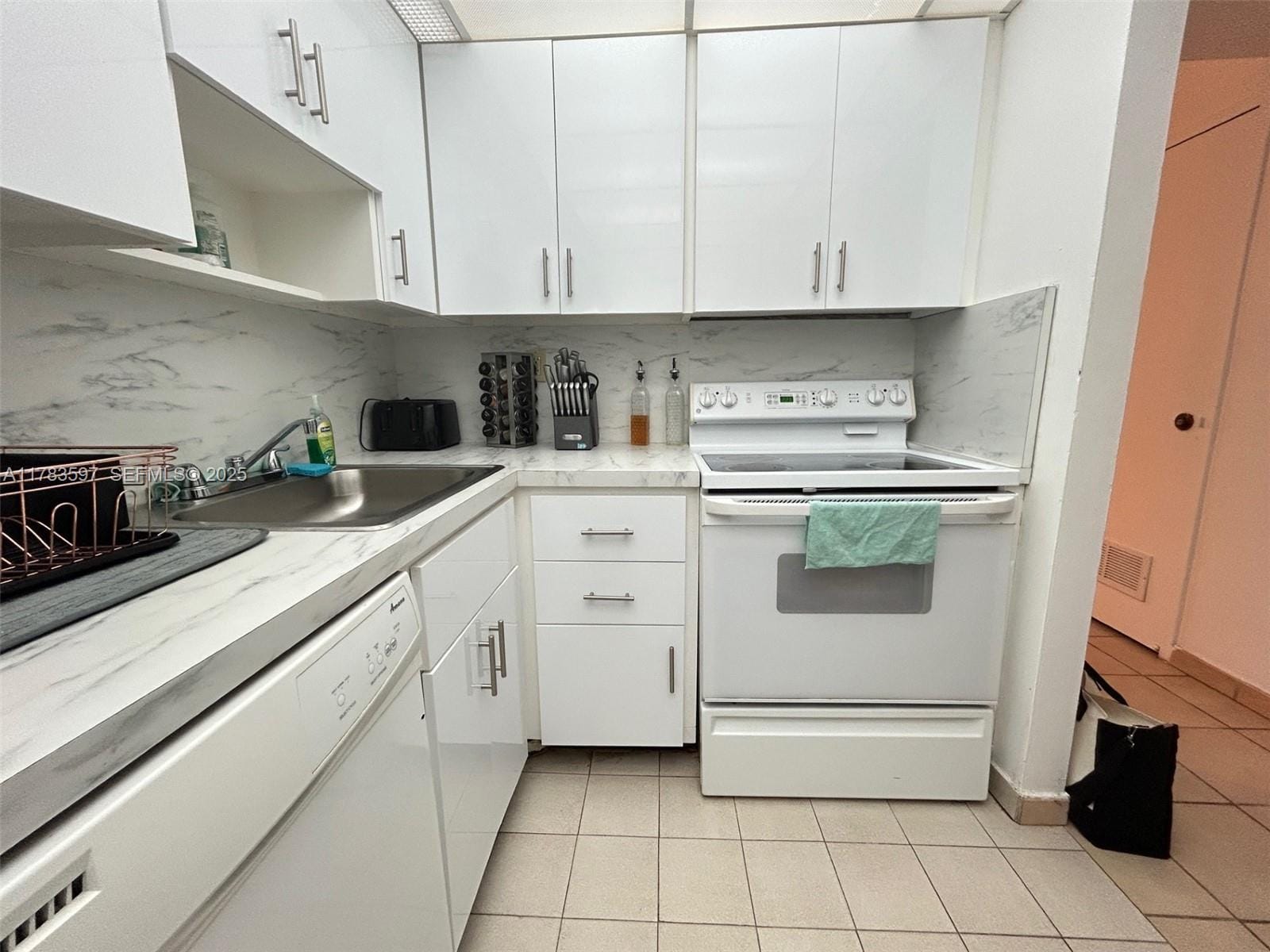 2899 Collins Avenue 410, Miami Beach, FL 33140 photo 10