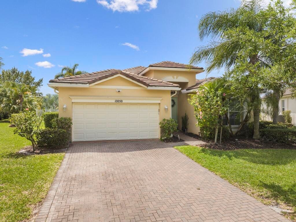 10050 SW Cardigan Circle, Port St. Lucie, FL 34987