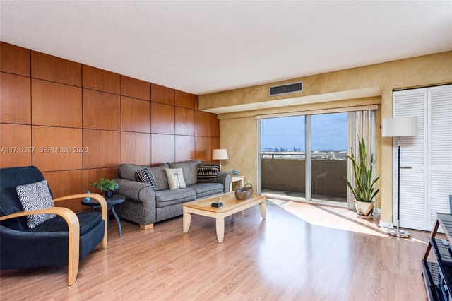 1625 SE 10th Avenue 1005, sold in Runaway Bay Condo, Fort Lauderdale, FL