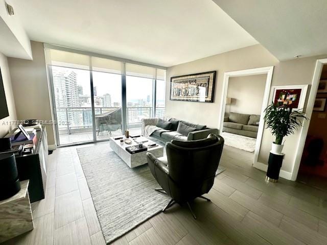92 SW 3rd Street 4104, Miami, FL 33130 photo 4