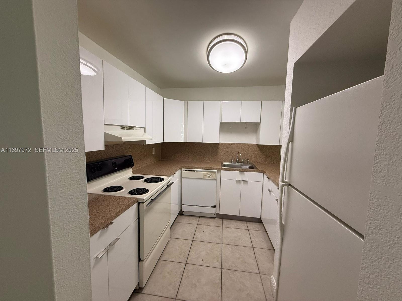 7000 NW 186th Street 4-114, Hialeah, FL 33015 photo 3