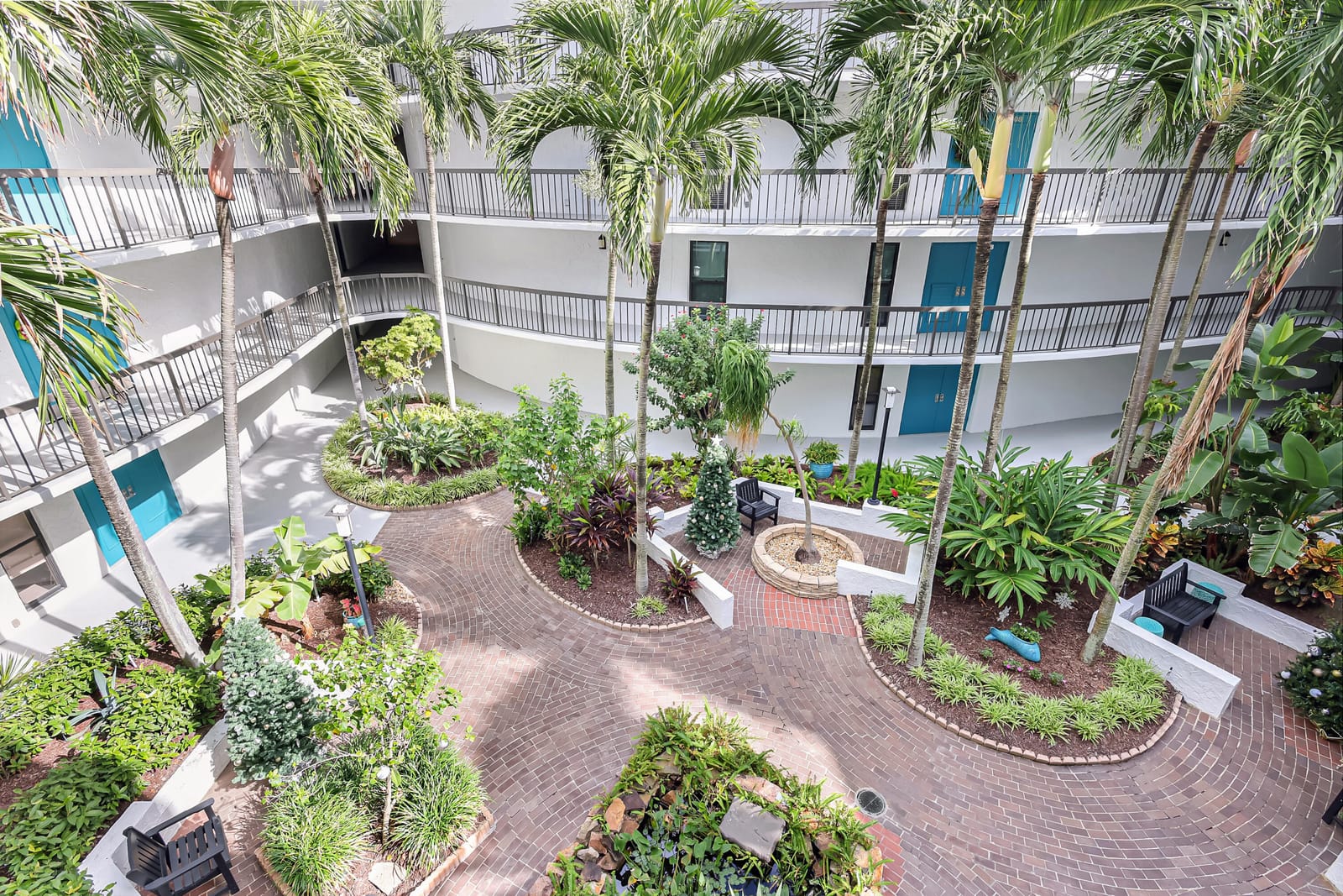 1357 NE Ocean Boulevard 215, Stuart, FL 34996 photo 2