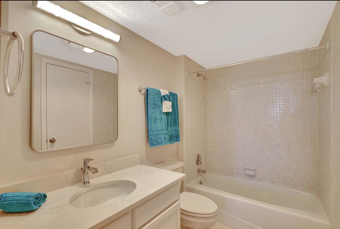 1357 NE Ocean Boulevard 215, Stuart, FL 34996 photo 10