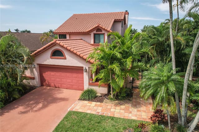 3851 NW 7th Place, Deerfield Beach, FL 33442